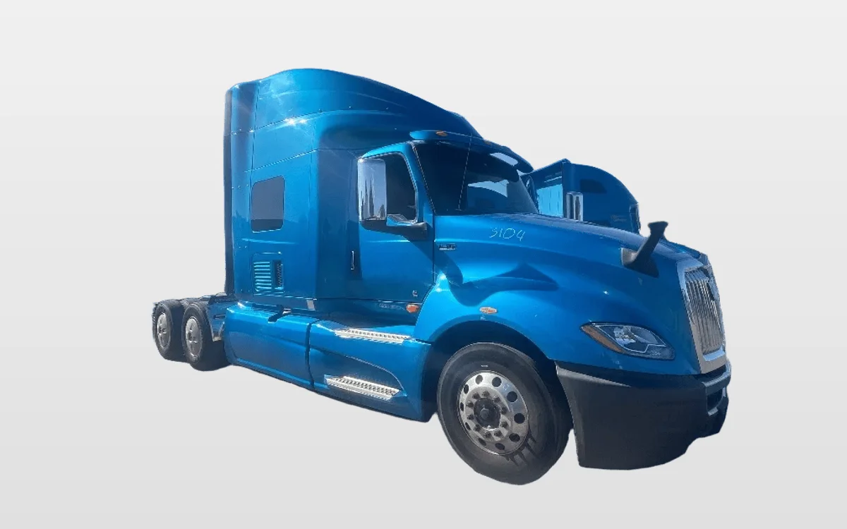 2020 International LT - image 1