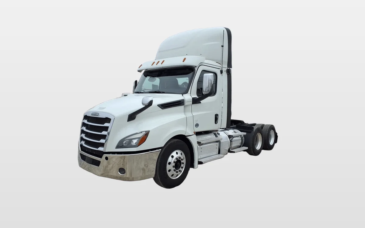 2020 Freightliner Cascadia - image 1