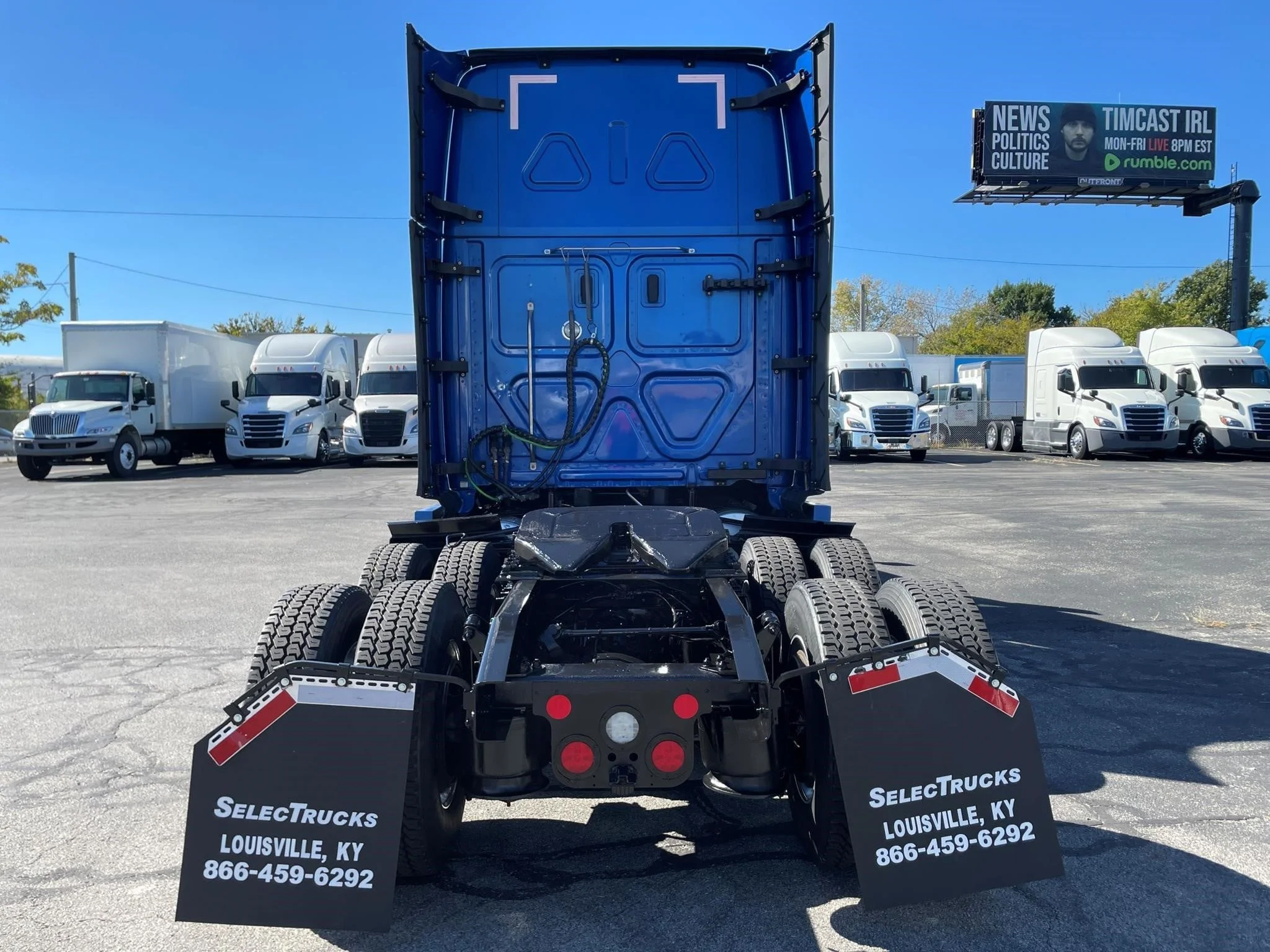 2021 Freightliner Cascadia in Louisville, KY — photo 3
