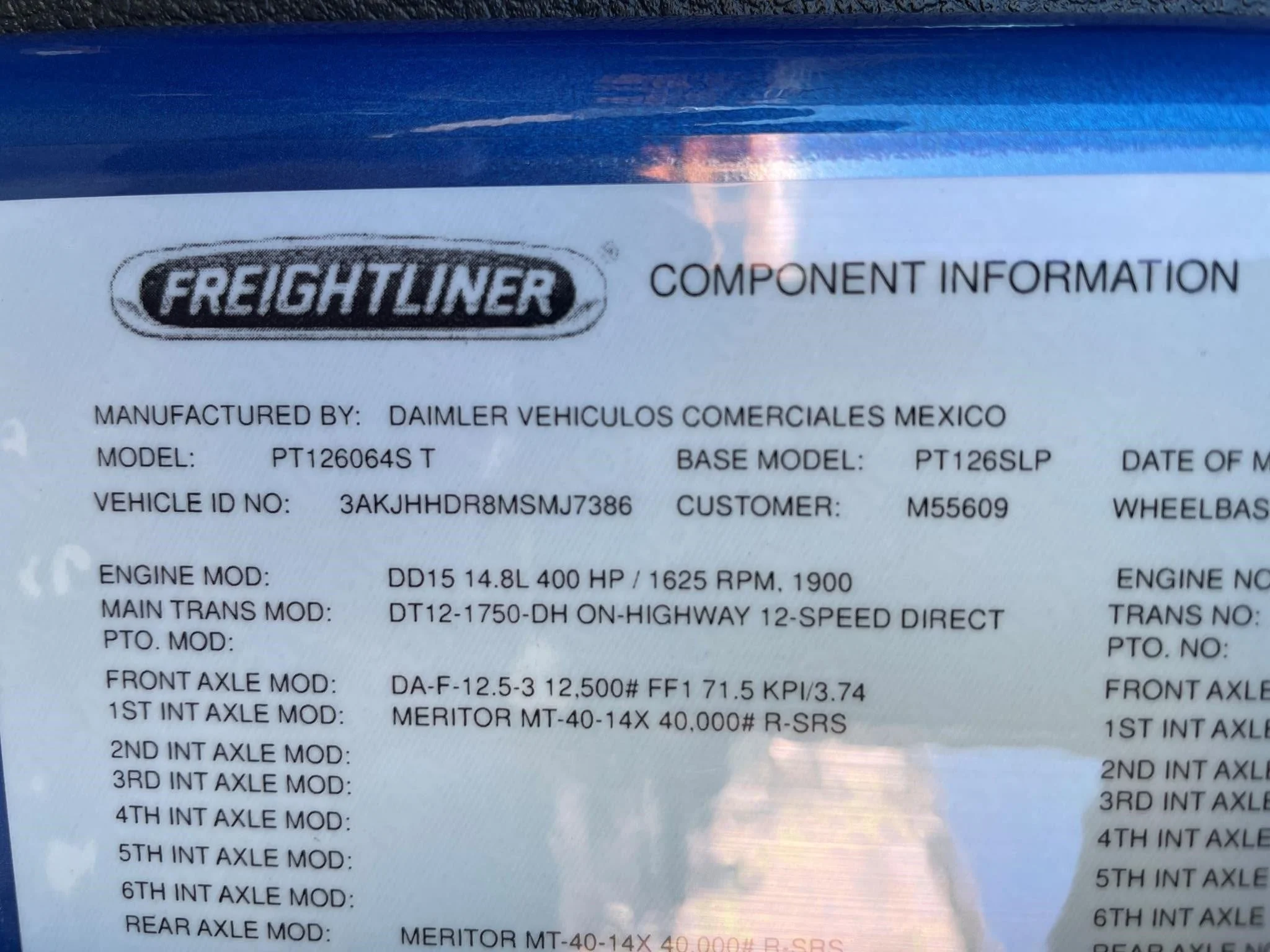 2021 Freightliner Cascadia in Louisville, KY — photo 10