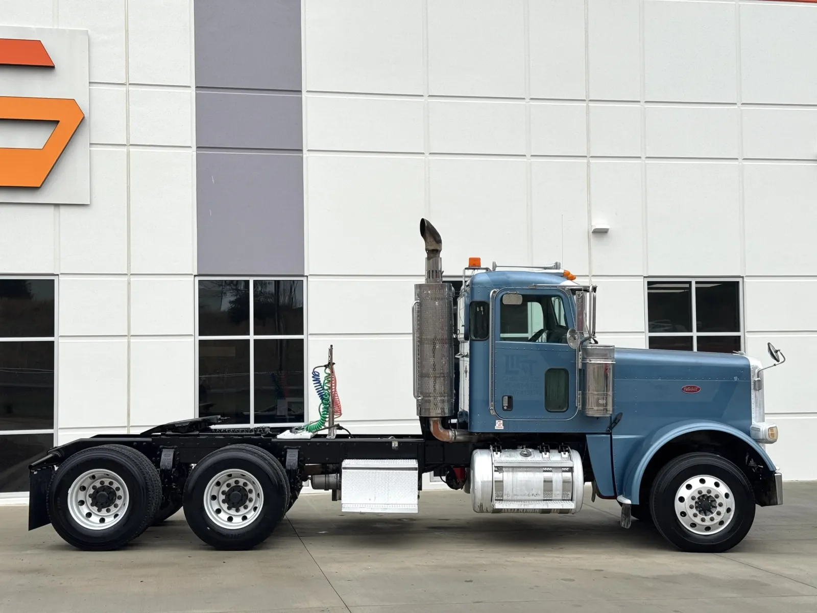 2009 Peterbilt 388 in Greer, SC — photo 3