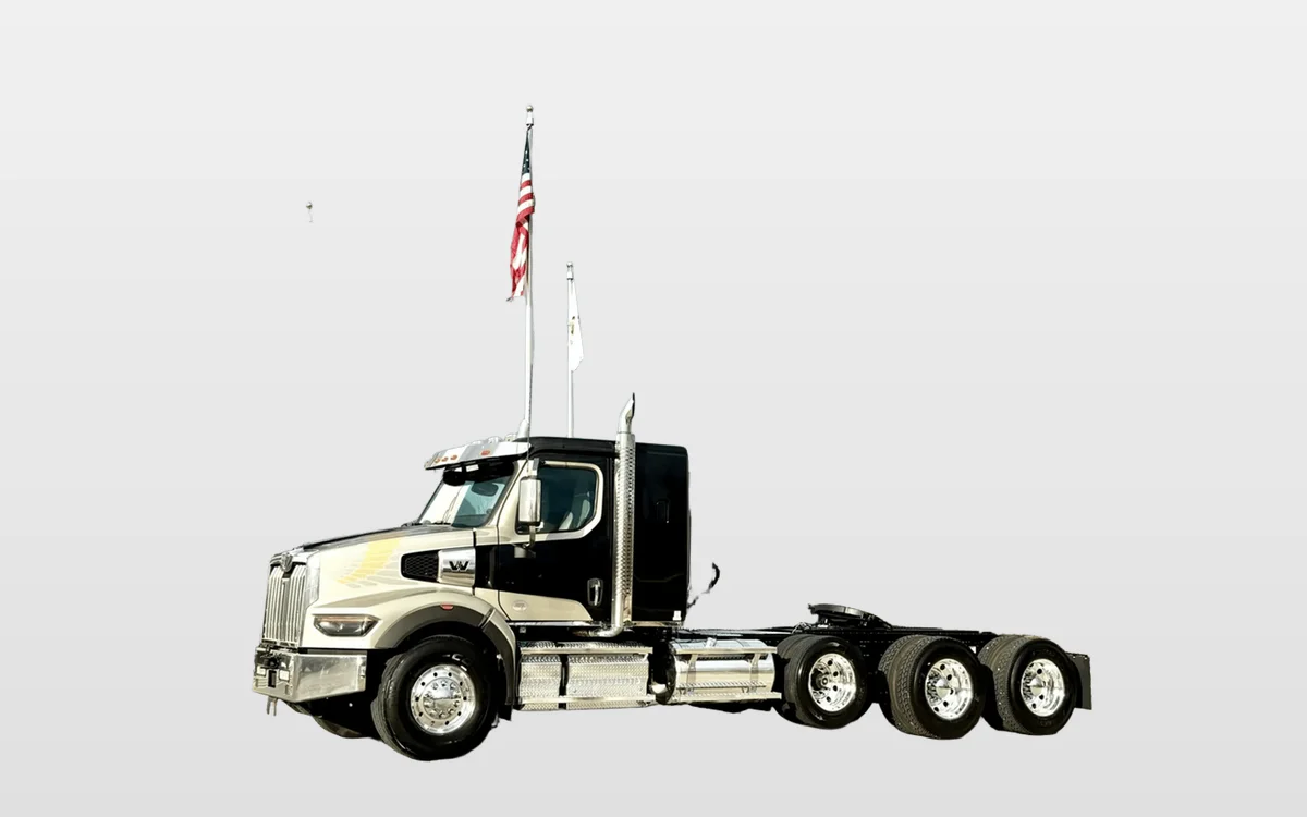 2023 Western Star 4900 - image 1