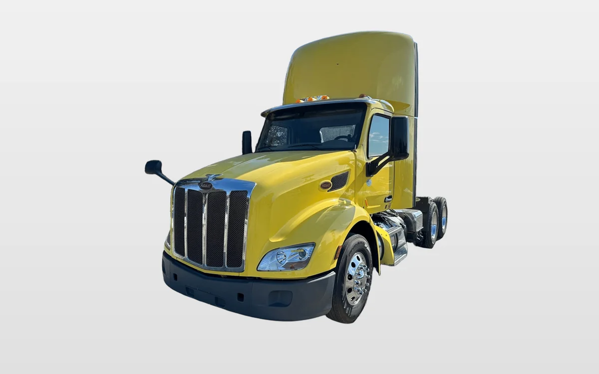 2021 PETERBILT 579 - image 1