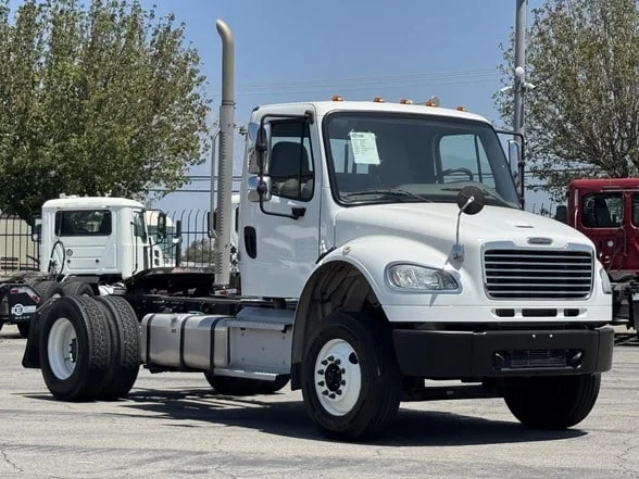 2020 Freightliner M2 106