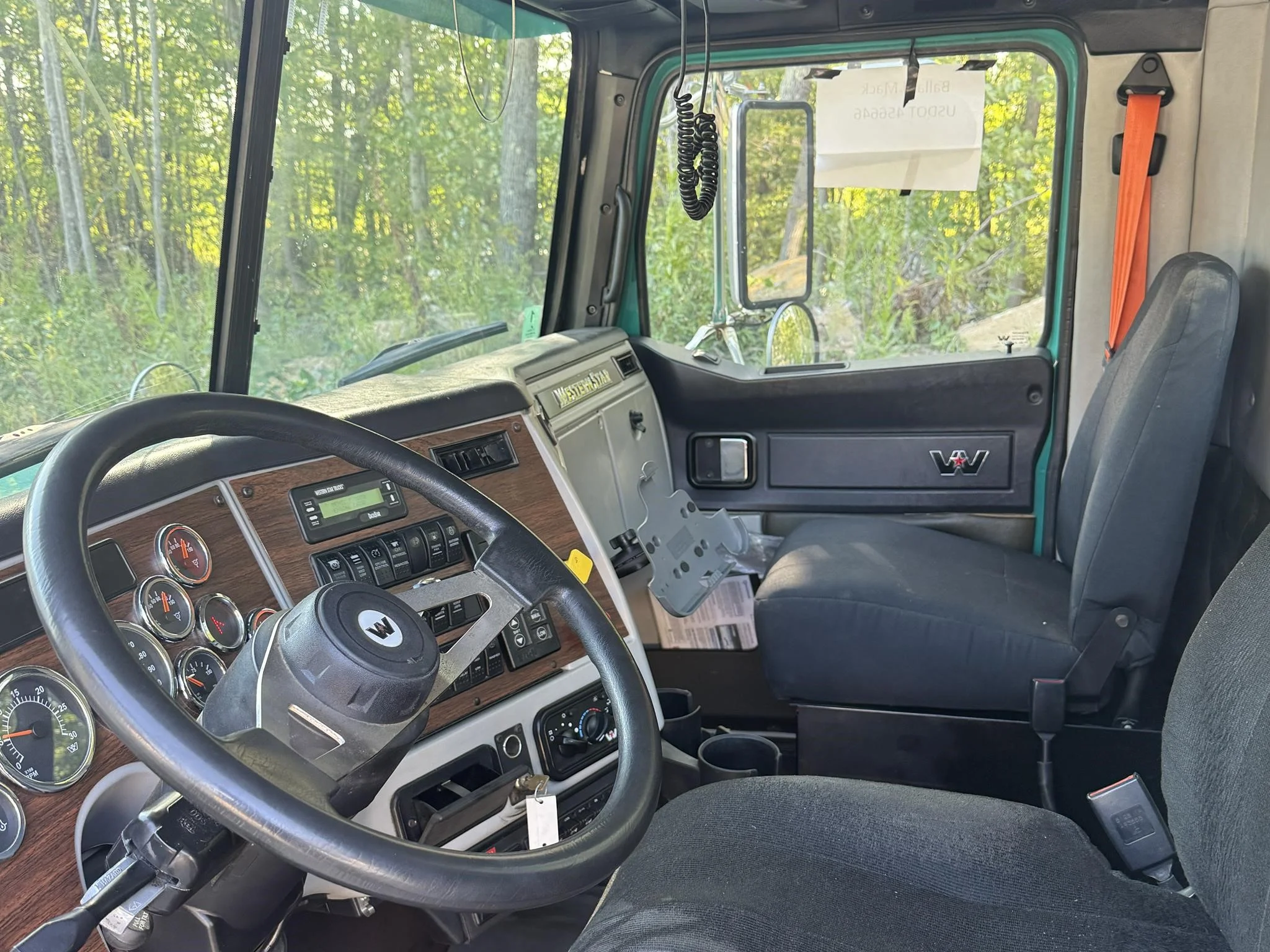 2016 Western Star 4900 in Avon, MA — photo 6