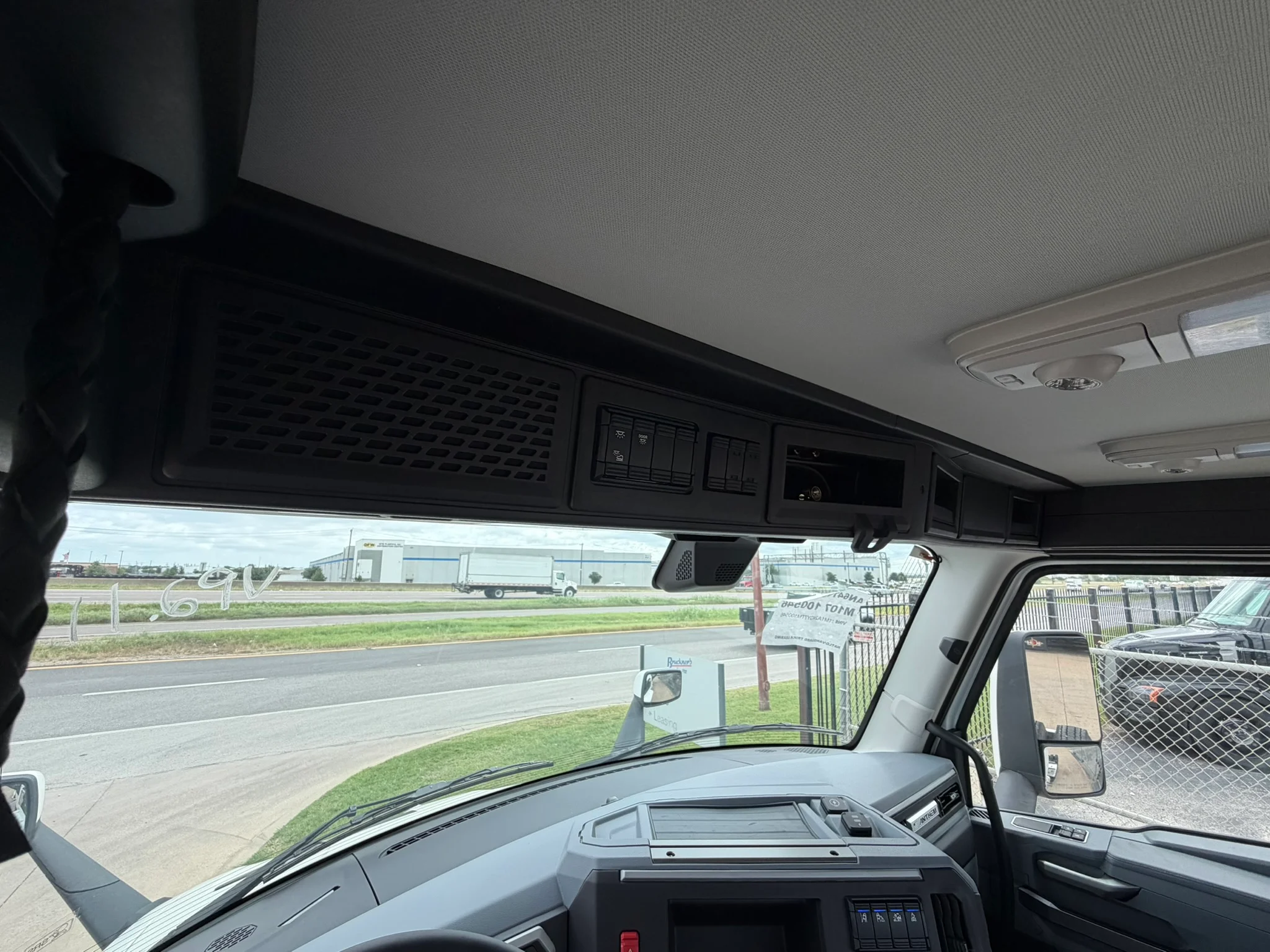 2026 Mack Anthem in Fort Worth, TX — photo 13
