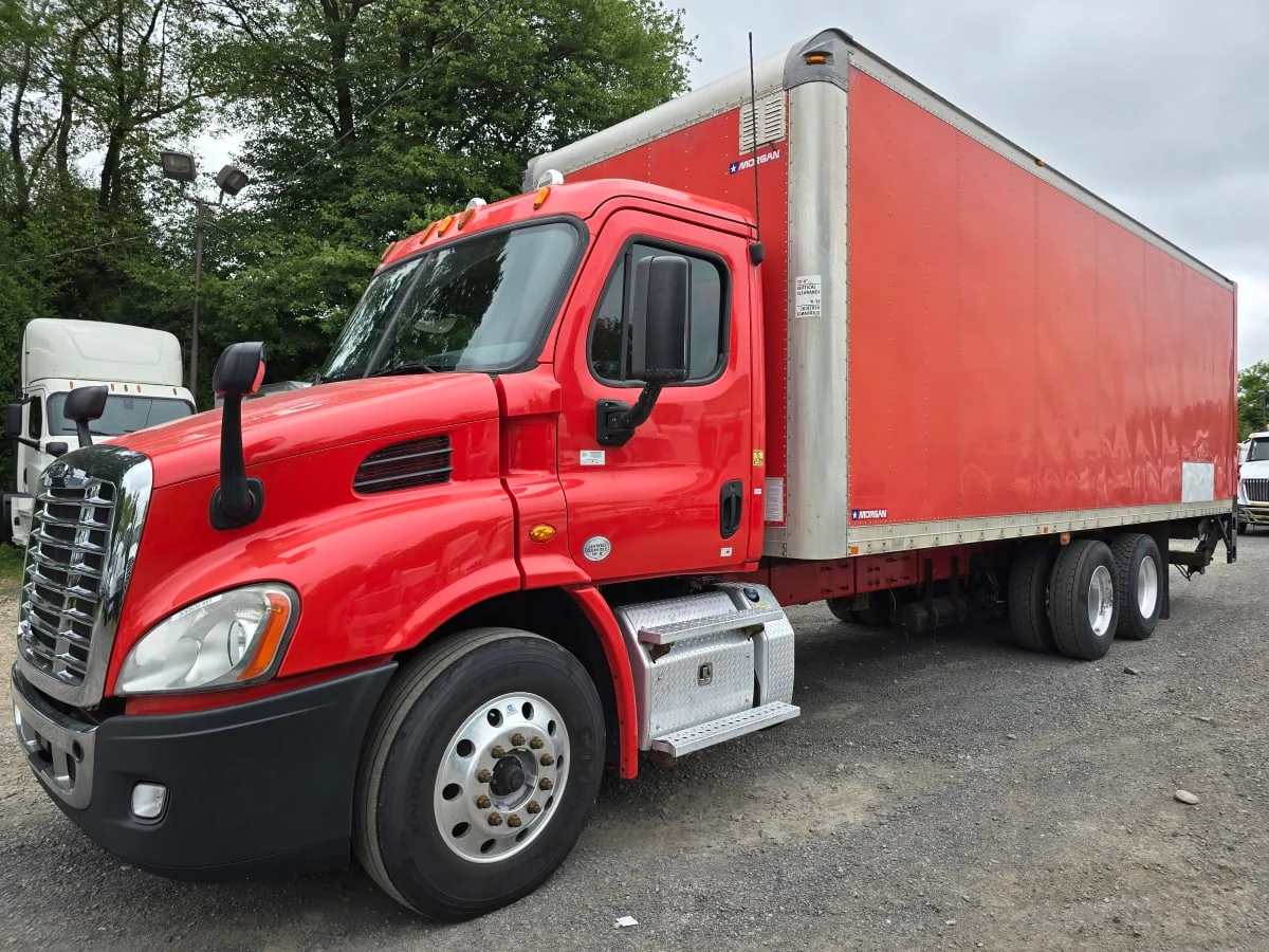 2015 Freightliner Cascadia in Bensalem, PA