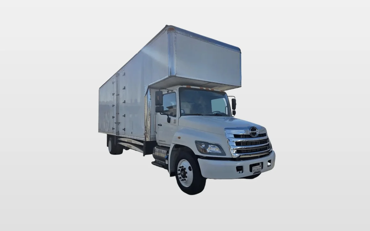 2020 Hino 268 - image 1