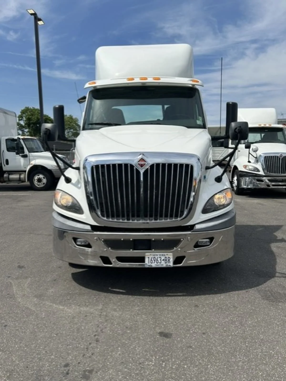2019 International RH in Farmingdale, NY — photo 2