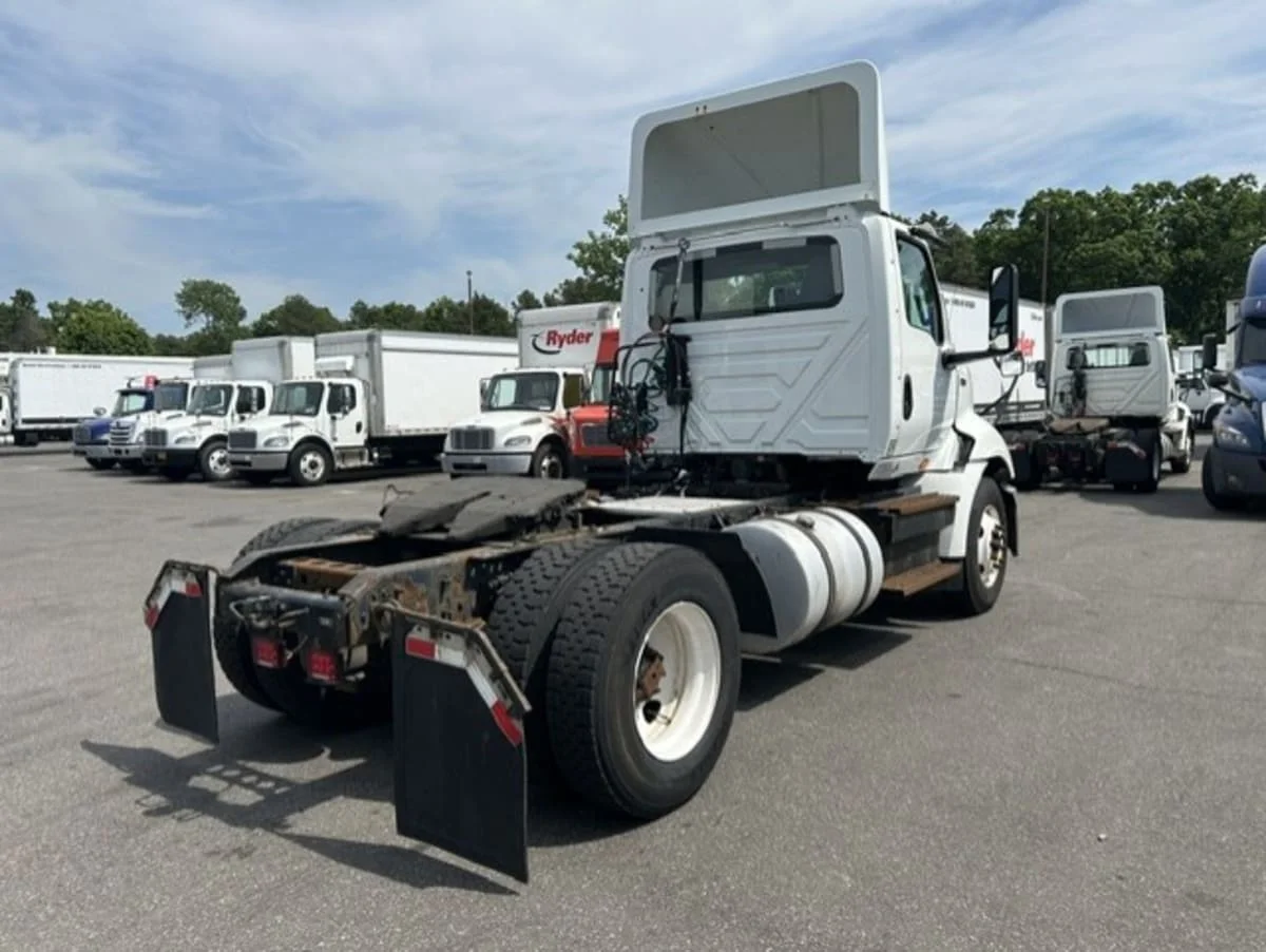 2019 International RH in Farmingdale, NY — photo 4