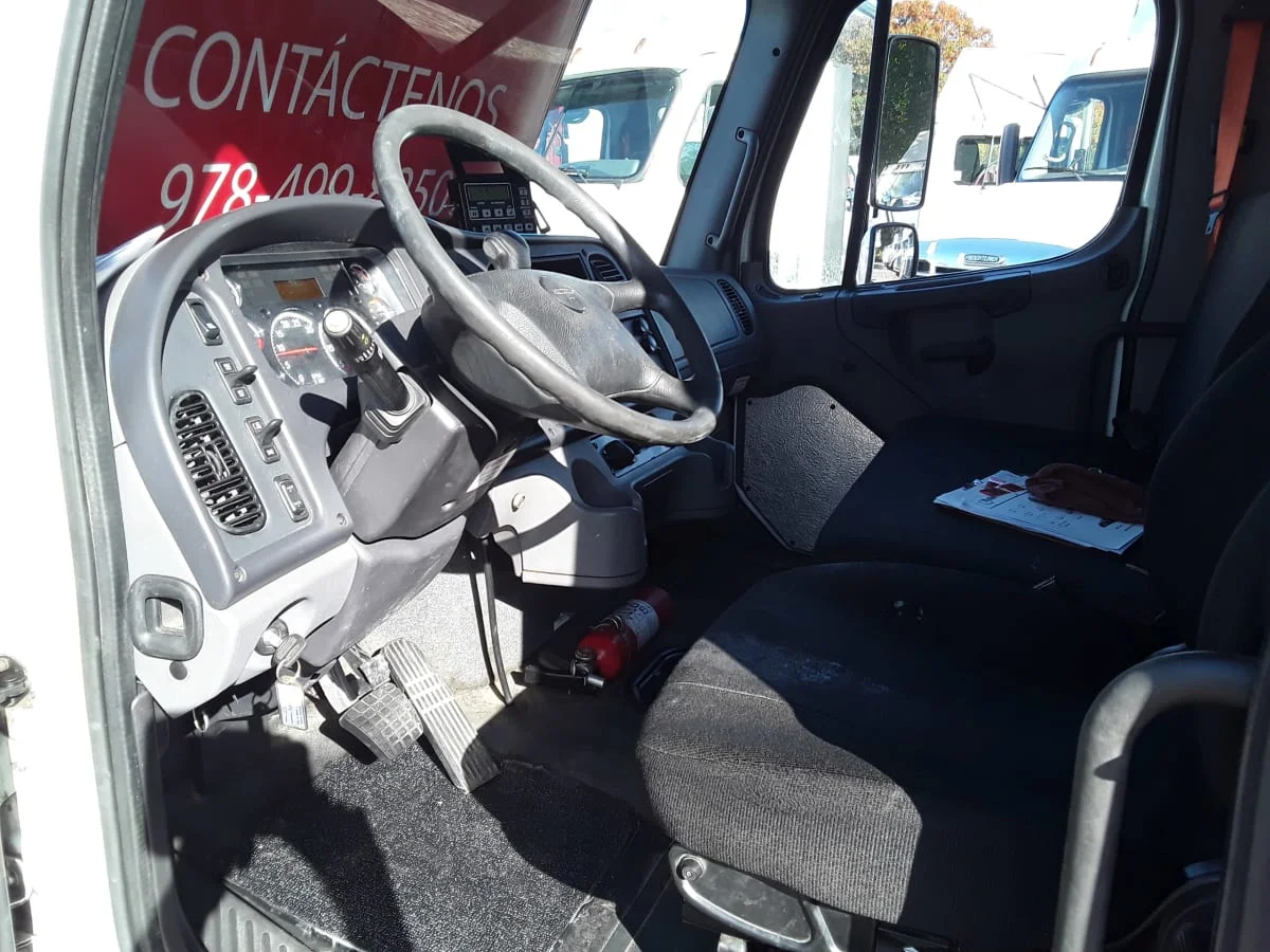 2020 Freightliner M2 106 - image 8