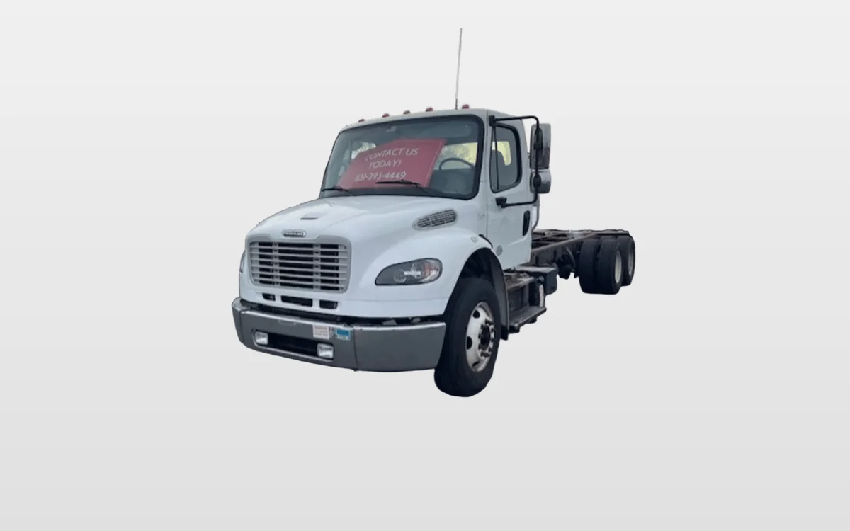 2017 Freightliner M2 106 - image 1