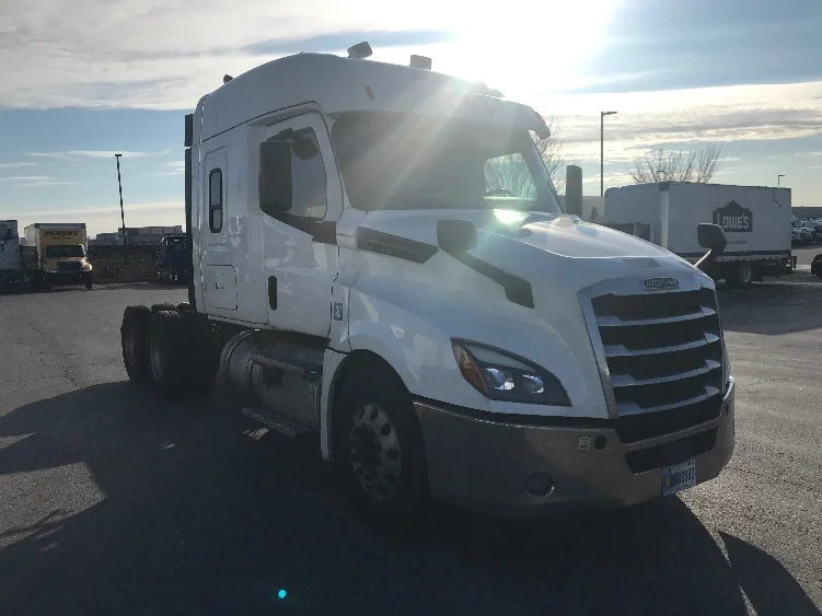 2020 Freightliner Cascadia in Evansville, IN