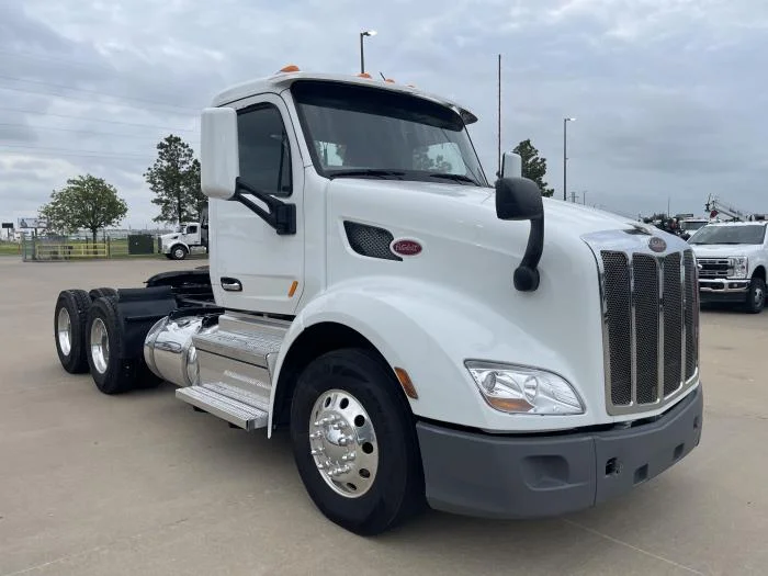 2021 Peterbilt 579 in Oklahoma City, OK — photo 5