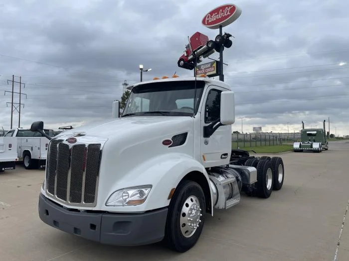 2021 Peterbilt 579 in Oklahoma City, OK — photo 2