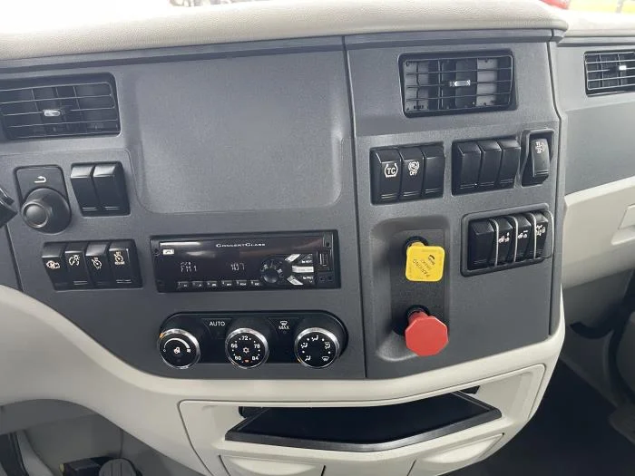 2021 Peterbilt 579 in Oklahoma City, OK — photo 17