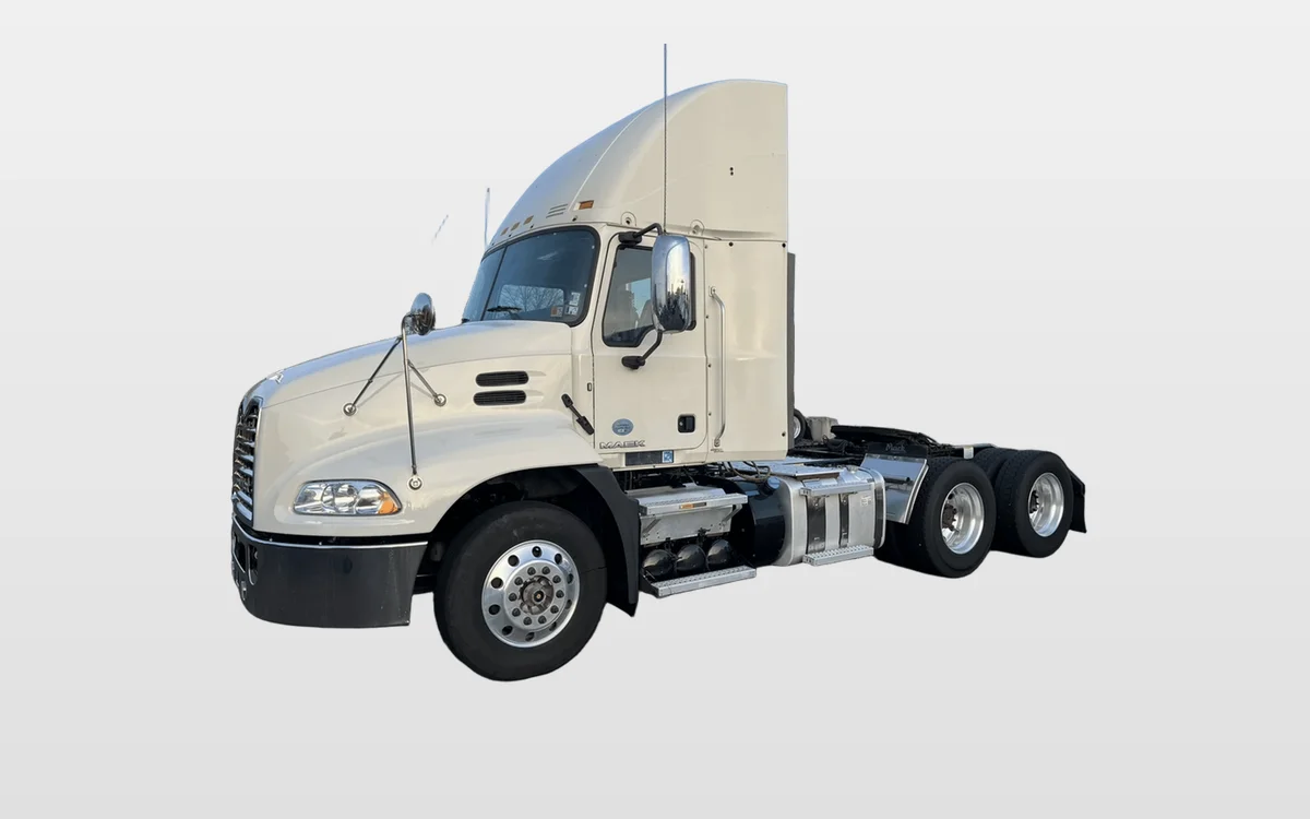 2016 Mack Pinnacle - image 1