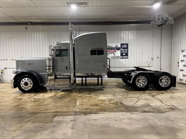 2014 Peterbilt 389 in Hartford, SD — photo 4