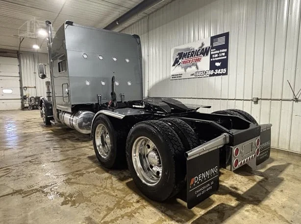 2014 Peterbilt 389 - image 5