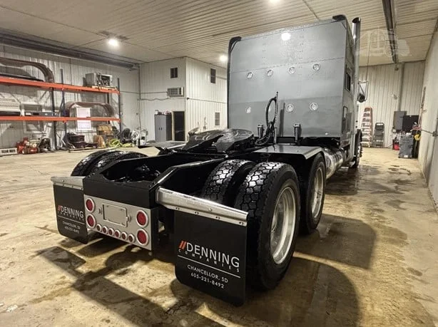 2014 Peterbilt 389 - image 6