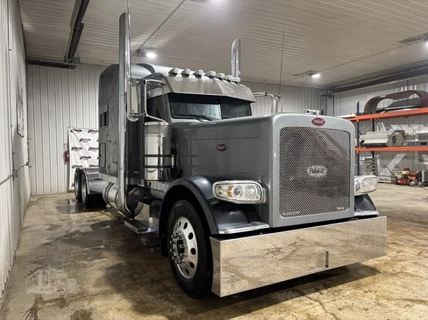 2014 Peterbilt 389 in Hartford, SD — photo 2