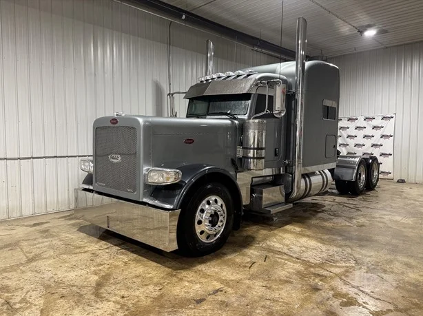 2014 Peterbilt 389 in Hartford, SD