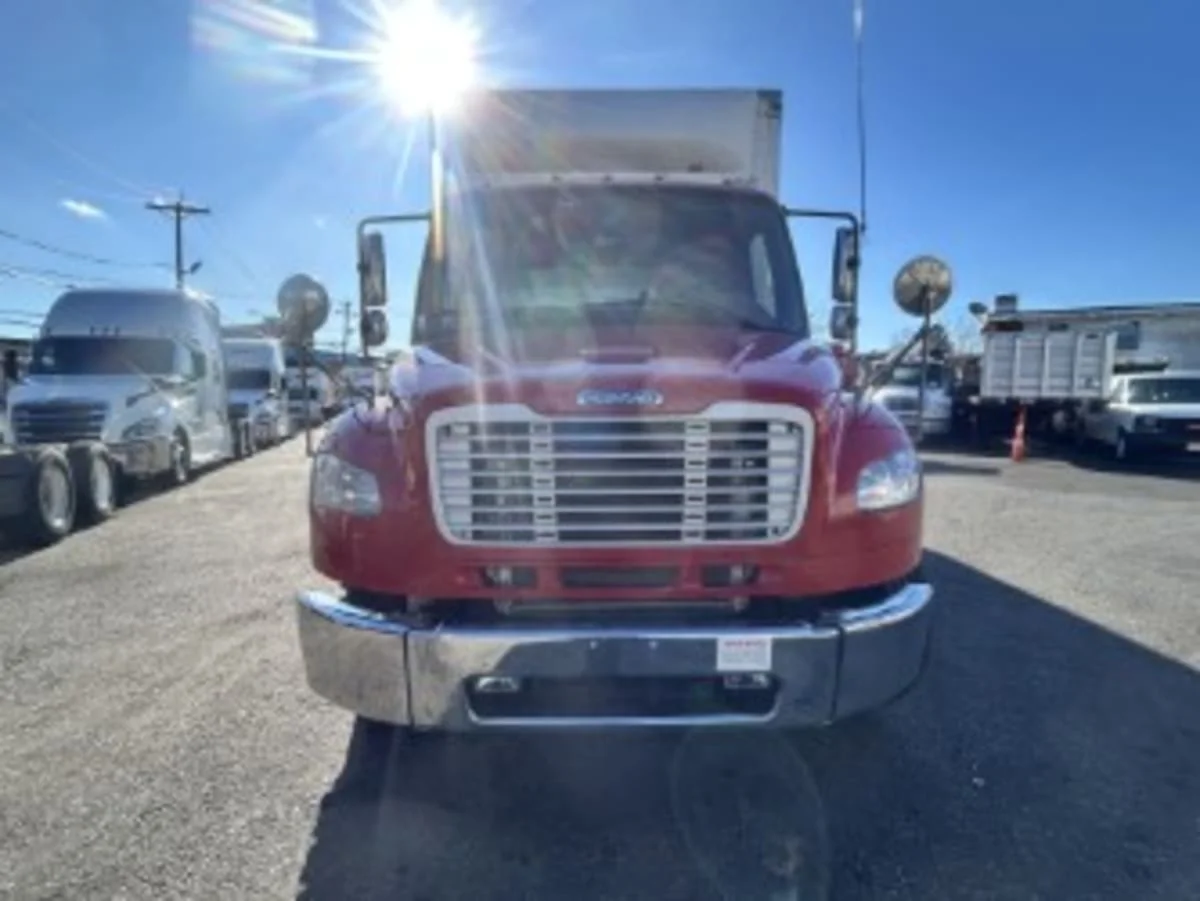 2019 Freightliner M2 106 in Newark, NJ — photo 2