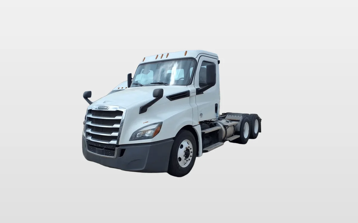 2020 Freightliner Cascadia - image 1