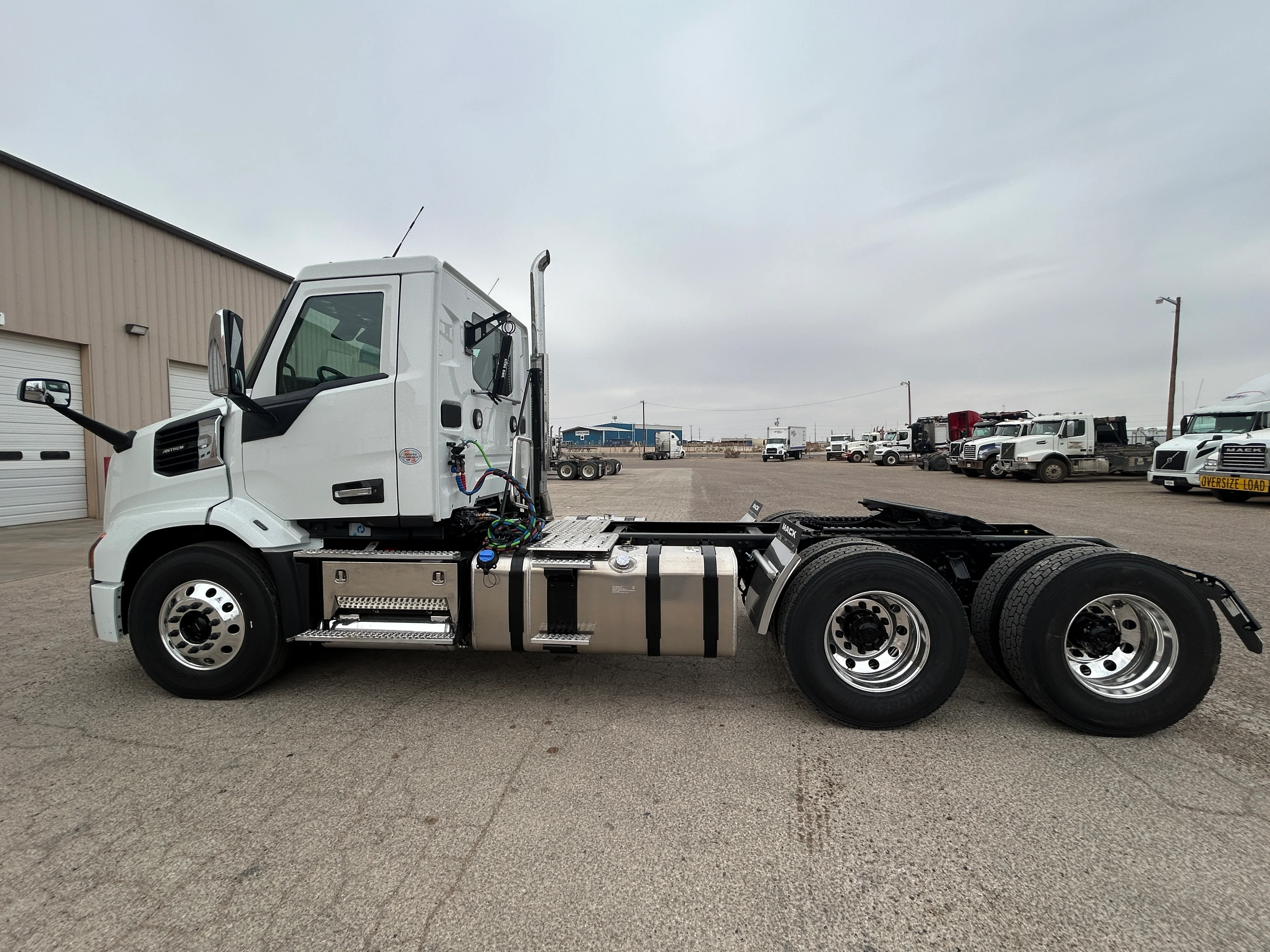 2027 Mack Anthem in Odessa, TX — photo 8