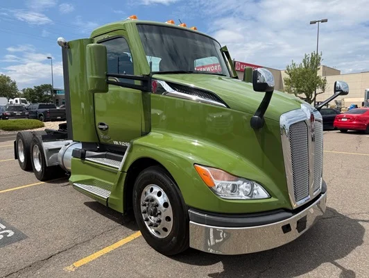 2023 Kenworth T680