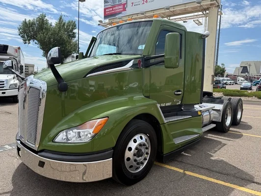 2023 Kenworth T680 in Denver, CO — photo 3