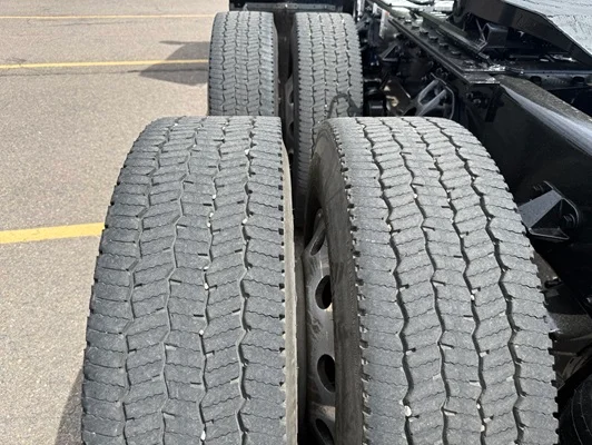 2023 Kenworth T680 in Denver, CO — photo 10