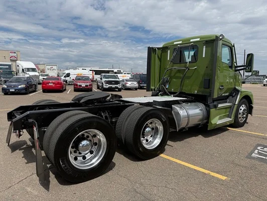 2023 Kenworth T680 in Denver, CO — photo 5