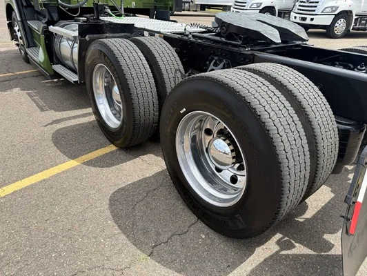 2023 Kenworth T680 in Denver, CO — photo 11
