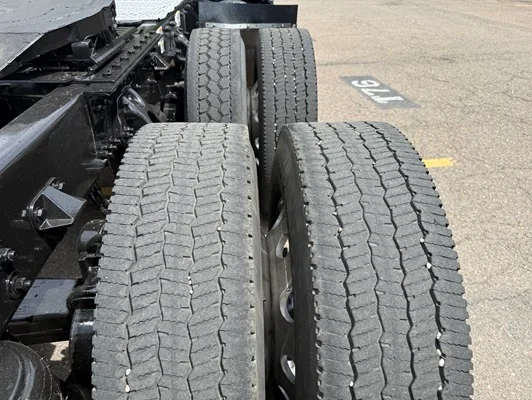 2023 Kenworth T680 in Denver, CO — photo 7