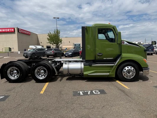 2023 Kenworth T680 in Denver, CO — photo 4