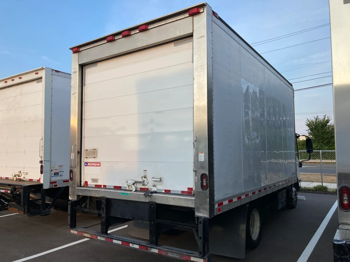 2018 Isuzu NPR - image 4