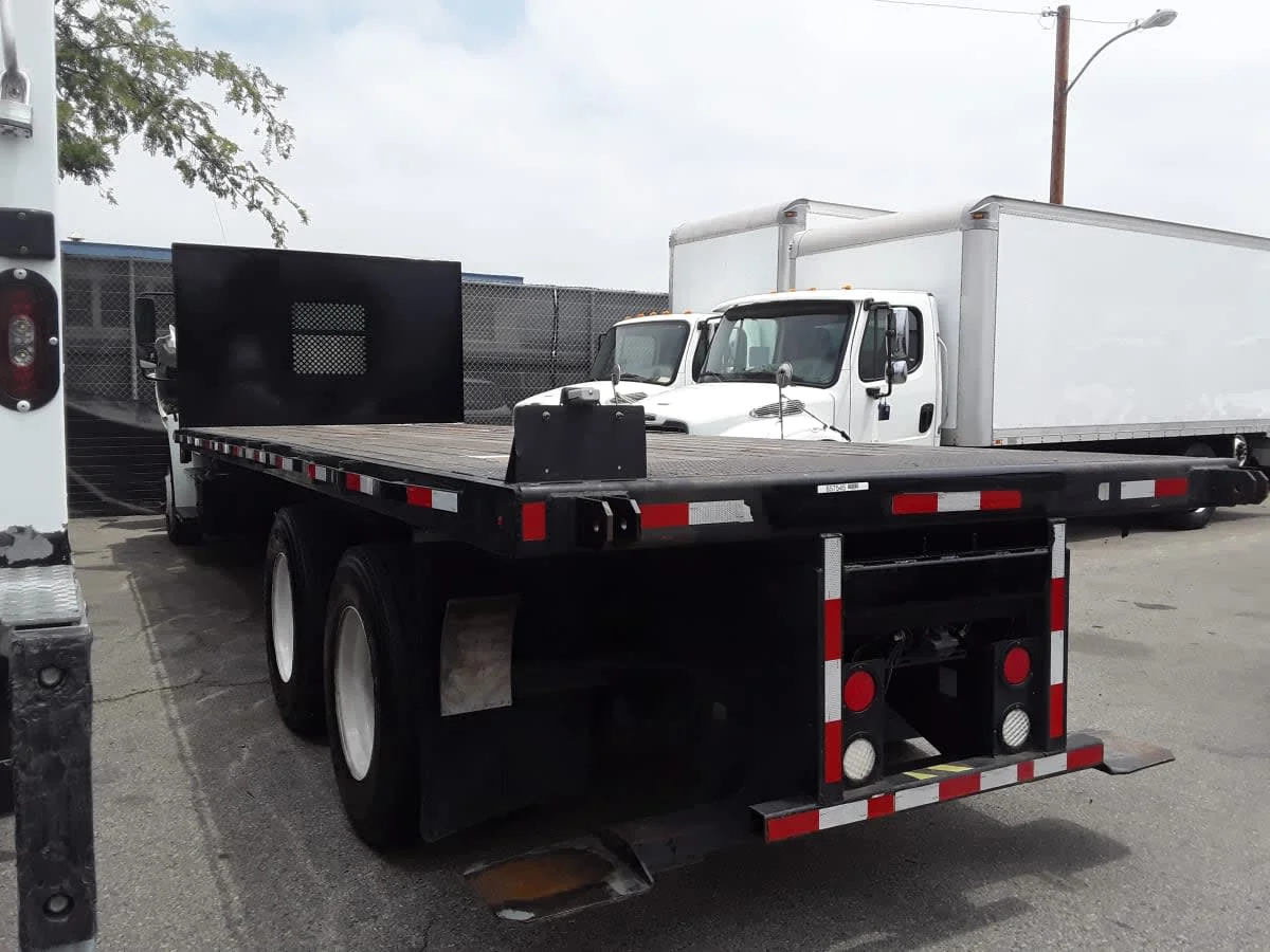 2016 Freightliner M2 106 - image 6