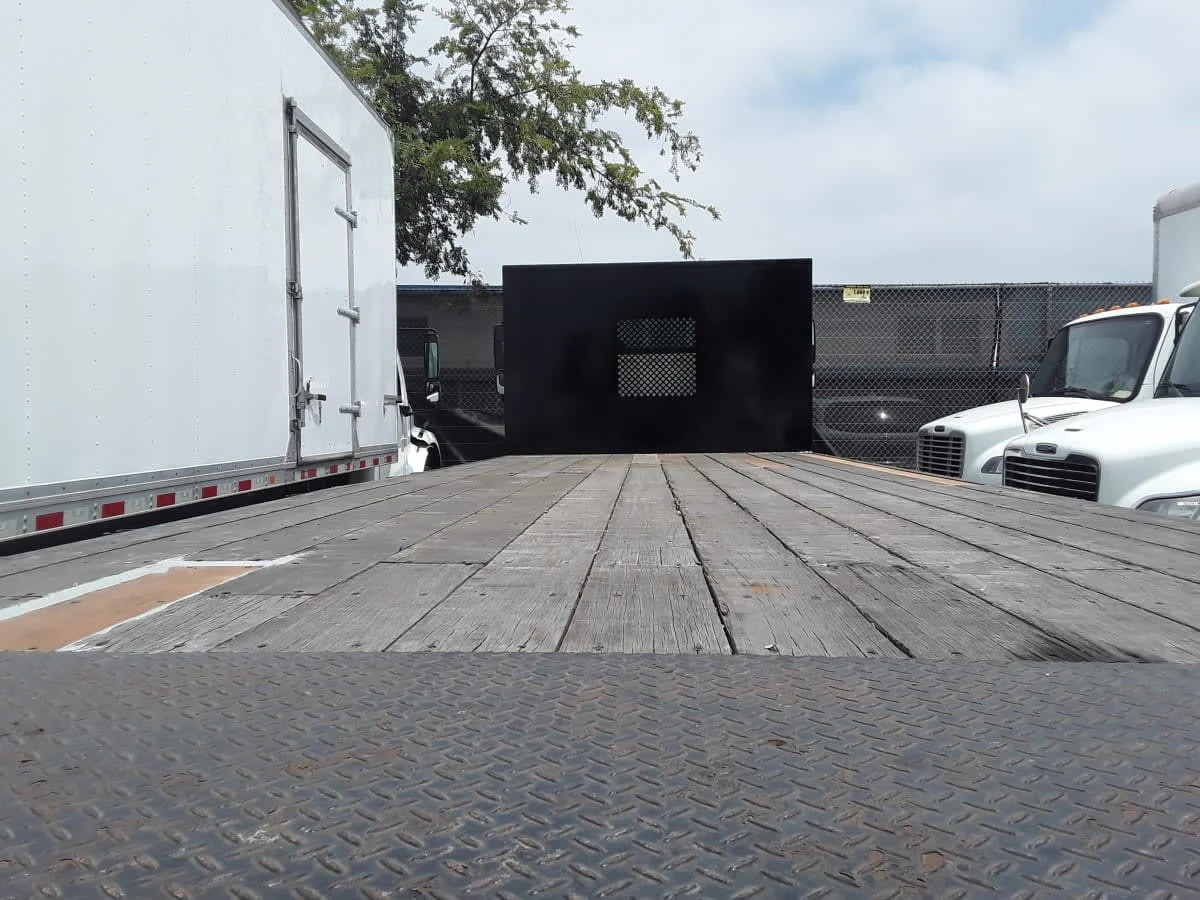 2016 Freightliner M2 106 - image 8