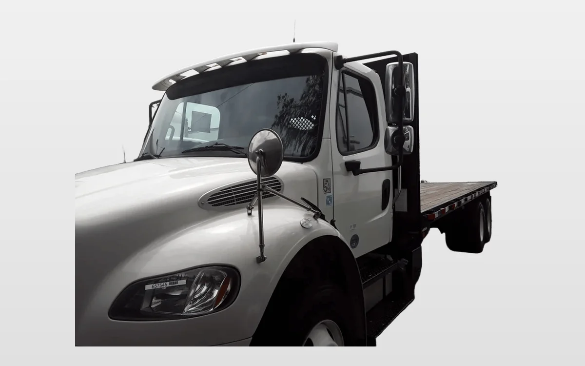 2016 Freightliner M2 106 - image 1