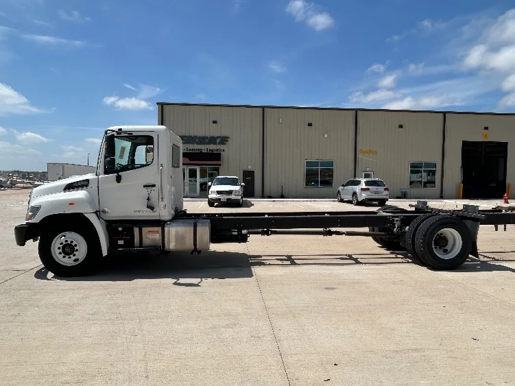 2020 Hino 268 in Katy, TX — photo 4