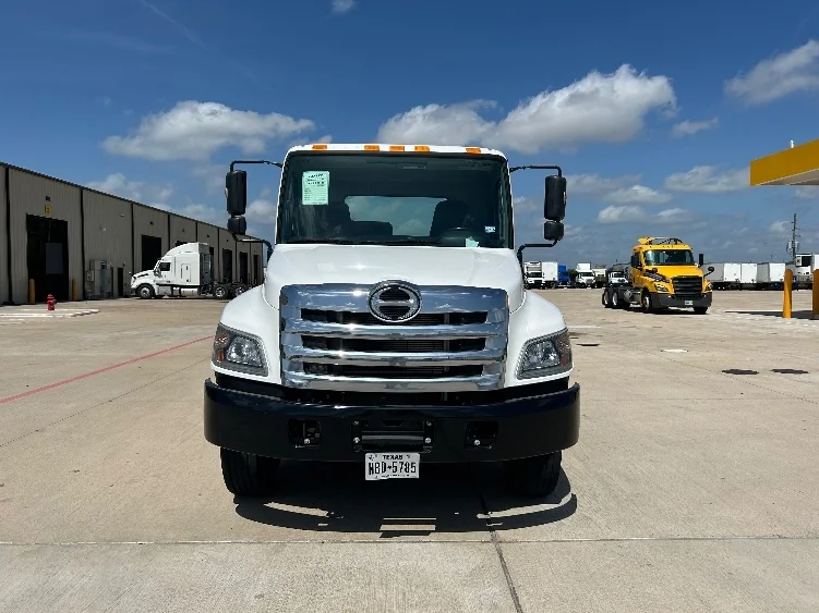2020 Hino 268 in Katy, TX — photo 2