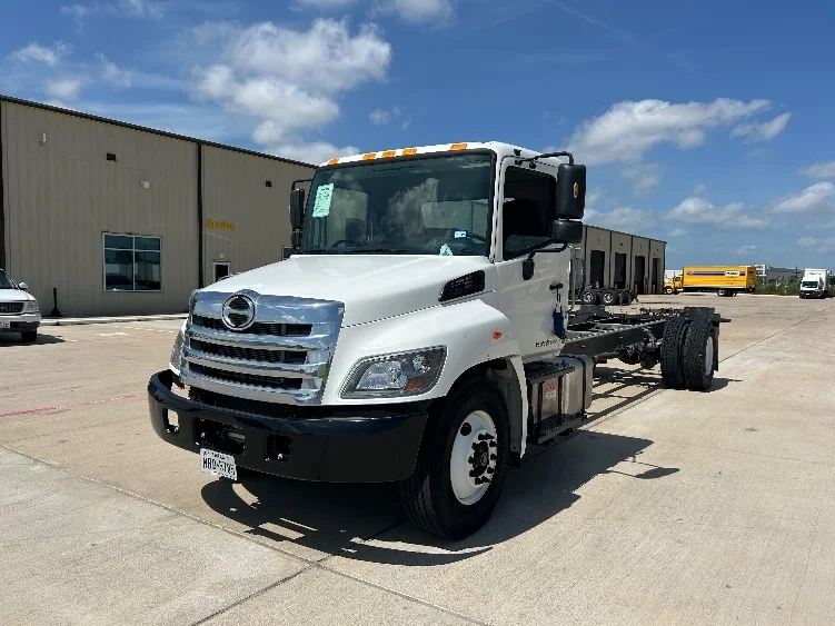 2020 Hino 268 in Katy, TX — photo 3