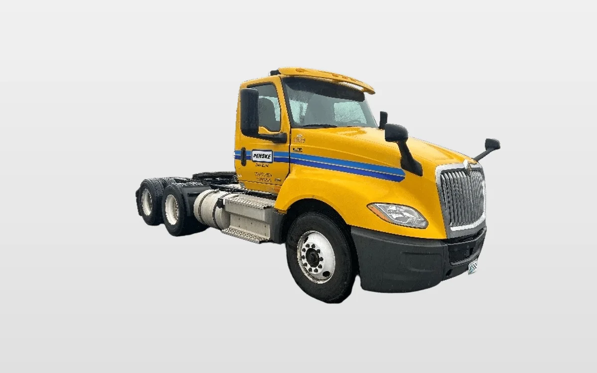 2020 International LT - image 1