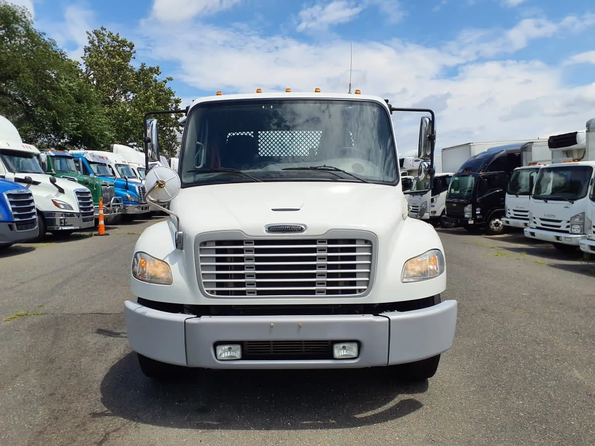 2020 Freightliner M2 106 - image 2