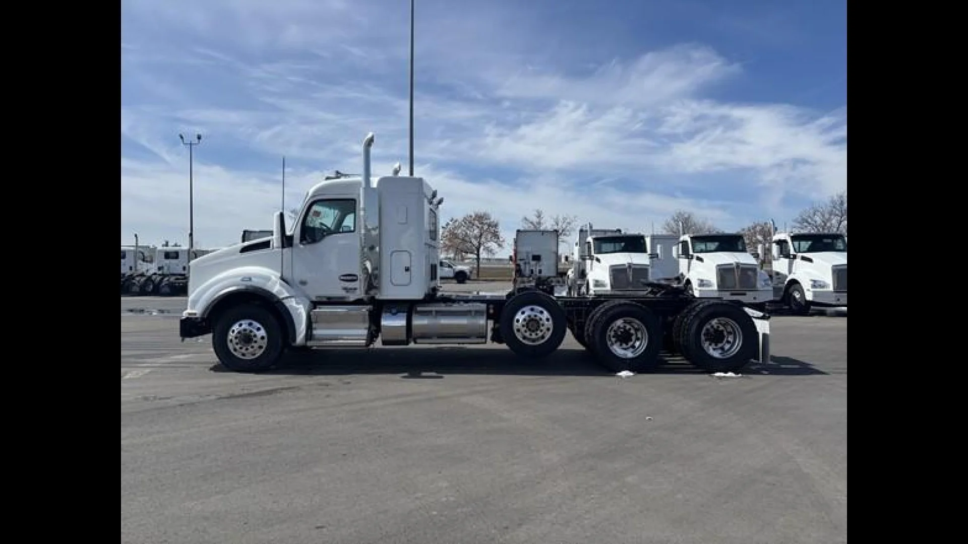 2026 Kenworth T880 in Bismarck — photo 2
