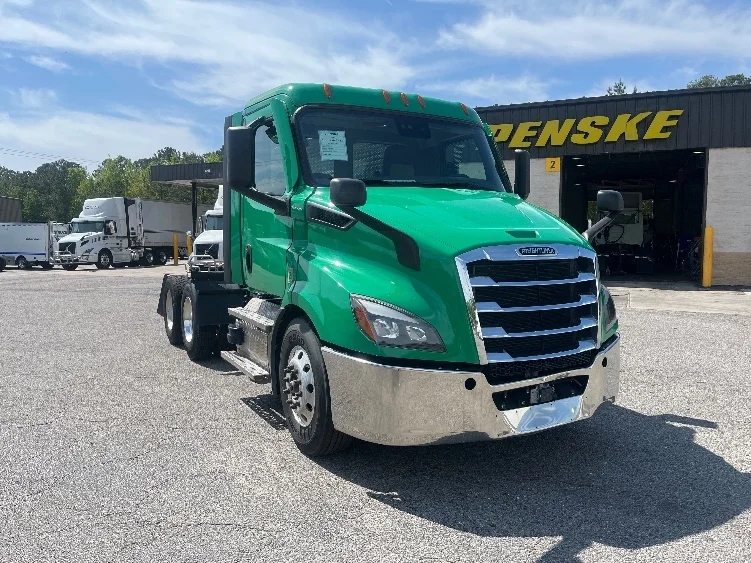 2022 Freightliner Cascadia in Prince George, VA