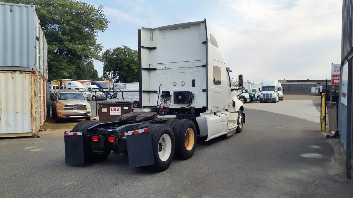 2019 International LT in Springfield, MA — photo 4