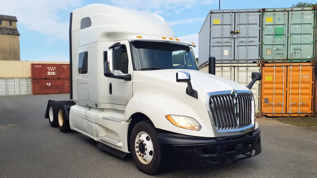 2019 International LT in Springfield, MA — photo 3