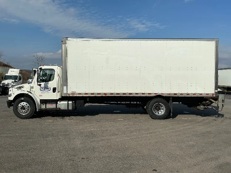2020 Freightliner M2 106 in Duncansville, PA — photo 4